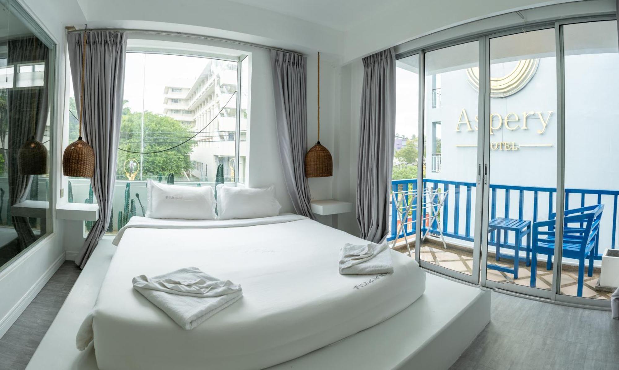 Meow Cafe & Hotel Patong Luaran gambar